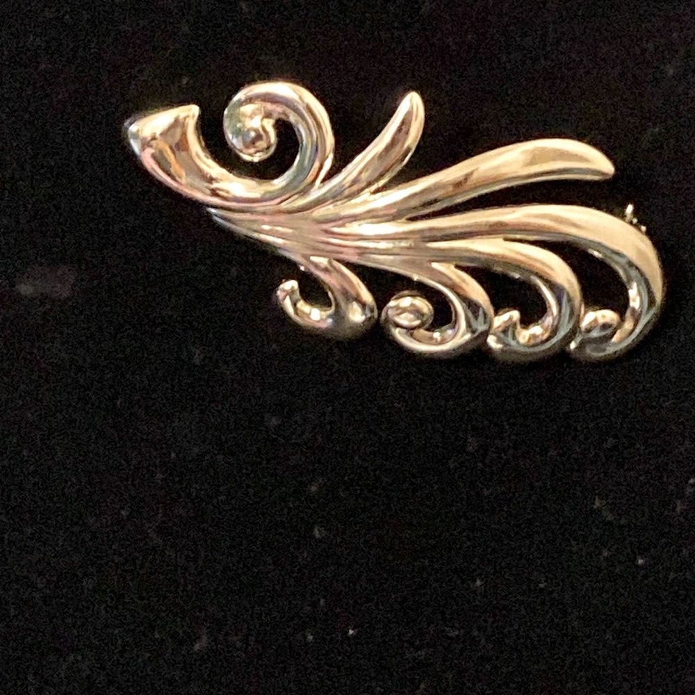 Vintage Monet Silver Toned Swirl Leaf Feather Brooch Pin